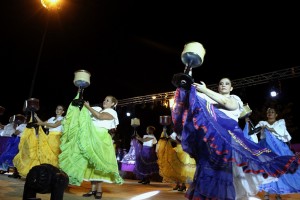 Inicia el trayecto a la Vendimia 2016. Este viernes Sarmiento, sábado Villa del Parque y domingo San Fco del Monte. _MG_0960 1