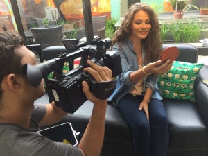 La hermosa Celeste López inició su campaña vendimial en los medios de Mendoza.