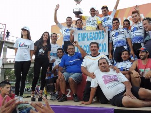 Juan Pablo Dotti junto a su equipo y los aliados.