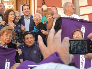 Los abuelos le agradecieron a Tadeo García Zalazar el apoyo brindado.