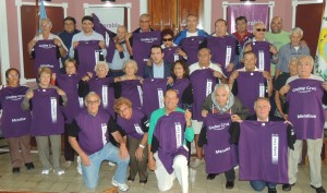 Todo el equipo de tejo junto a Tadeo García Zalazar, César Cattaneo y Ricardo Tribiño.