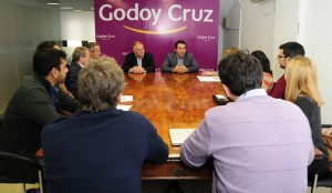 Fructífera reunión entre municipio y la Cámara para potenciar la venta en comercios e industrias y el empleo.