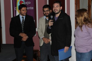 Maximiliano Ferro junto al presidente del HCD, César Cattaneo, y los concejales Mirian Espinoza y Marcos Sánchez.