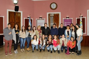 Las chicas, encabezadas por la referente Sonia Ruocco, fueron recibidas por el intendente Tadeo García Zalazar; el presidente del HCD, César Cattaneo; el concejal Sergio Biskupovich; y el secretario de Gobierno, Ricardo Tribiño, quienes destacaron el logro alcanzado por el equipo municipal.