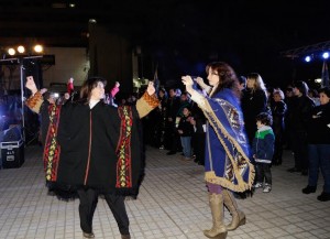 Muchos se animaron a bailar en los jardines del HCD.