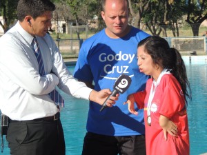 Mitchell hizo un móvil en vivo para Viva la Mañana de Canal 9.