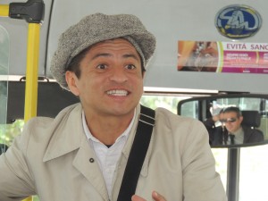 Pedro deleitará a los pasajeros urbanos con distintas interpretaciones.