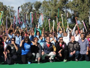 Autoridades del municipio y profesores de la Dirección de Deportes acompañaron el inicio de una nueva edición de la Liga Infantil de Hockey.