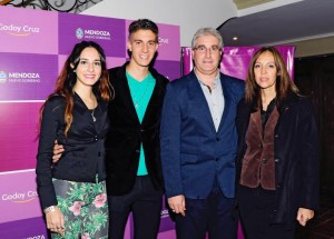 Marcelo Quevedo, jefe de la Biblioteca+Mediateca Manuel Belgrano, dijo presente junto a su familia.