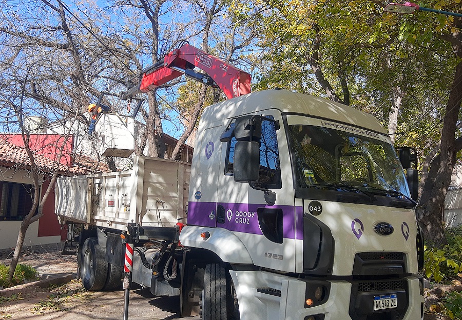 La poda anual en Godoy Cruz es más sustentable con el uso de herramientas eléctricas
