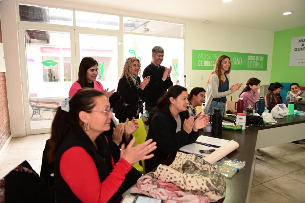 Son más de 45 las docentes de Godoy Cruz que se capacitaron en robótica ...