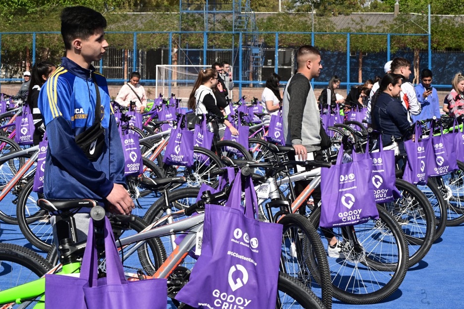 abanderados y escoltas bicicletas