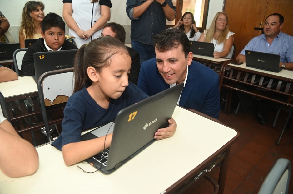 computadora edutec tadeo niña