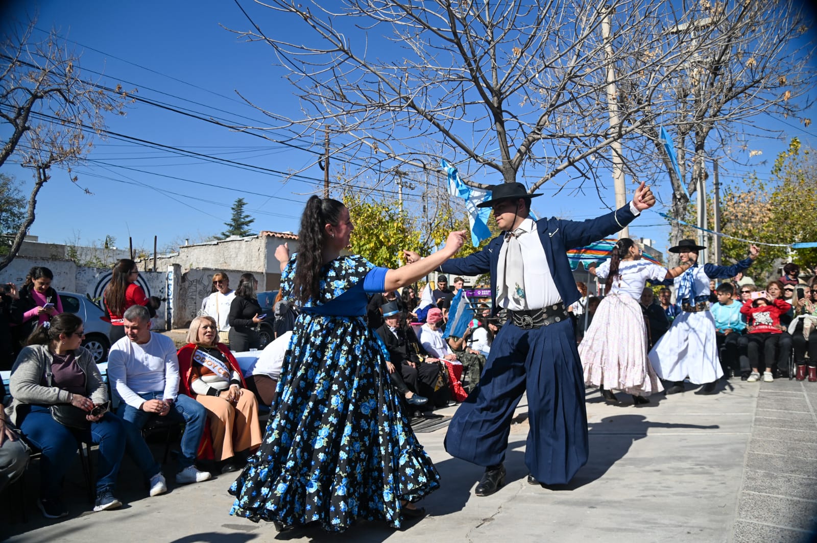baile mayores 25 de mayo